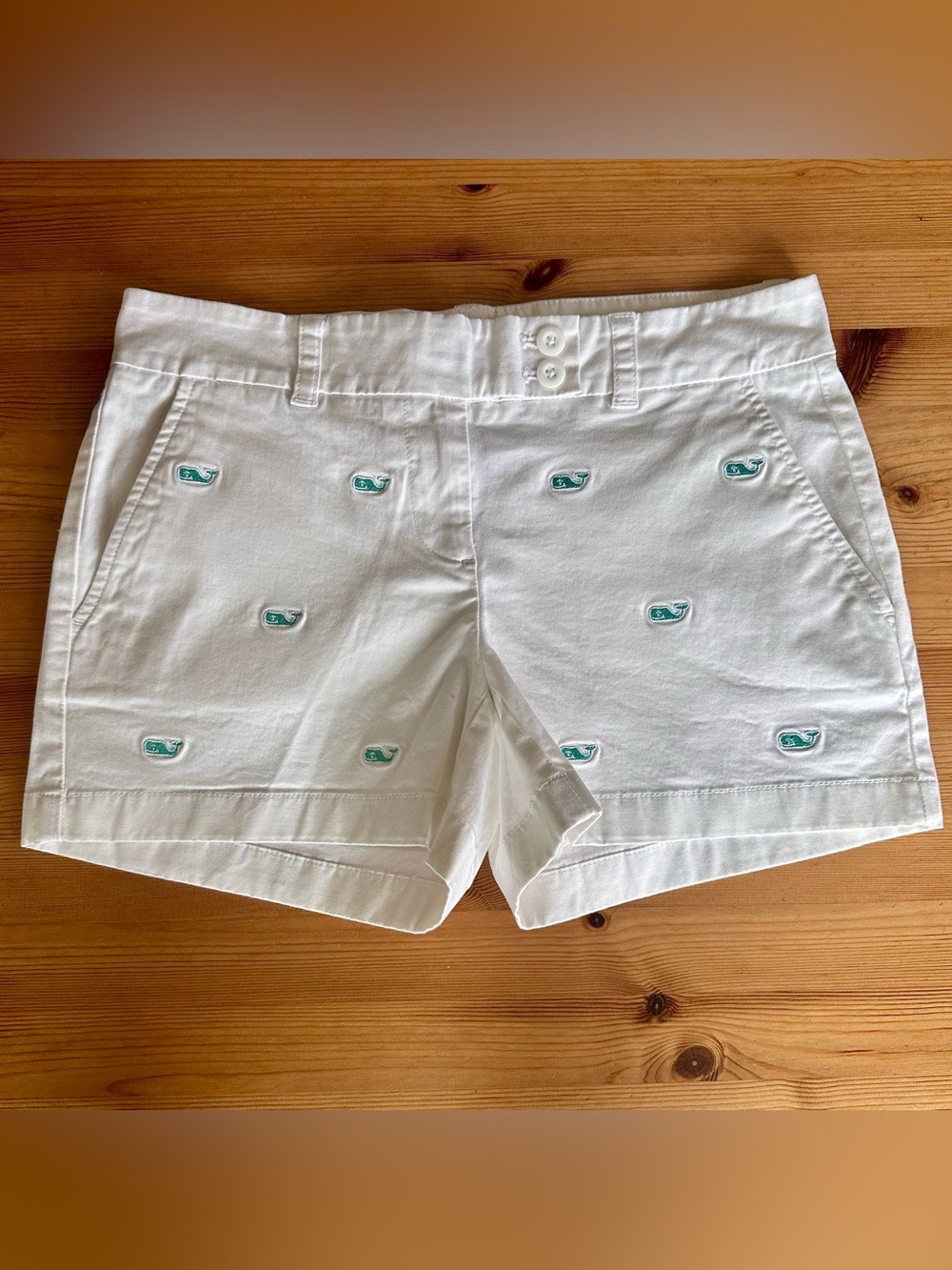 Vineyard Vines Women's Whale Embroidered
Dayboat Chino • Size 2
